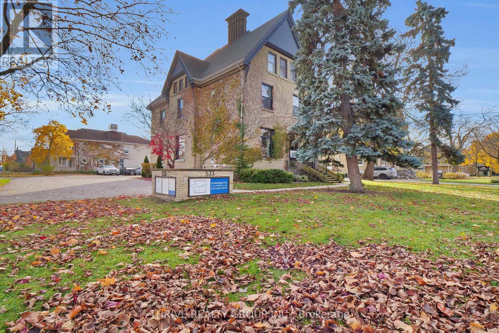 533 Queens Avenue Property Photo 2