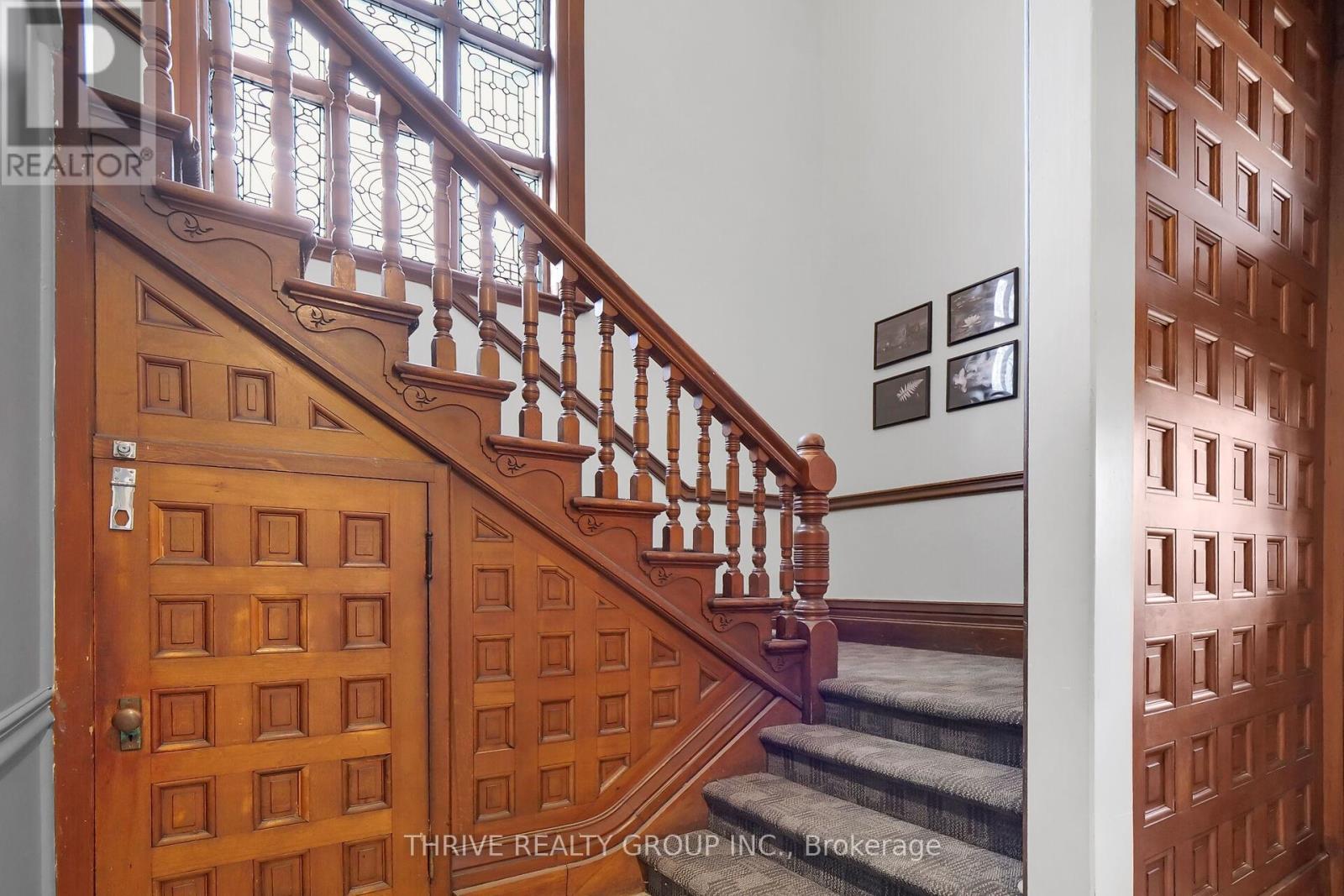 533 Queens Avenue Property Photo 5