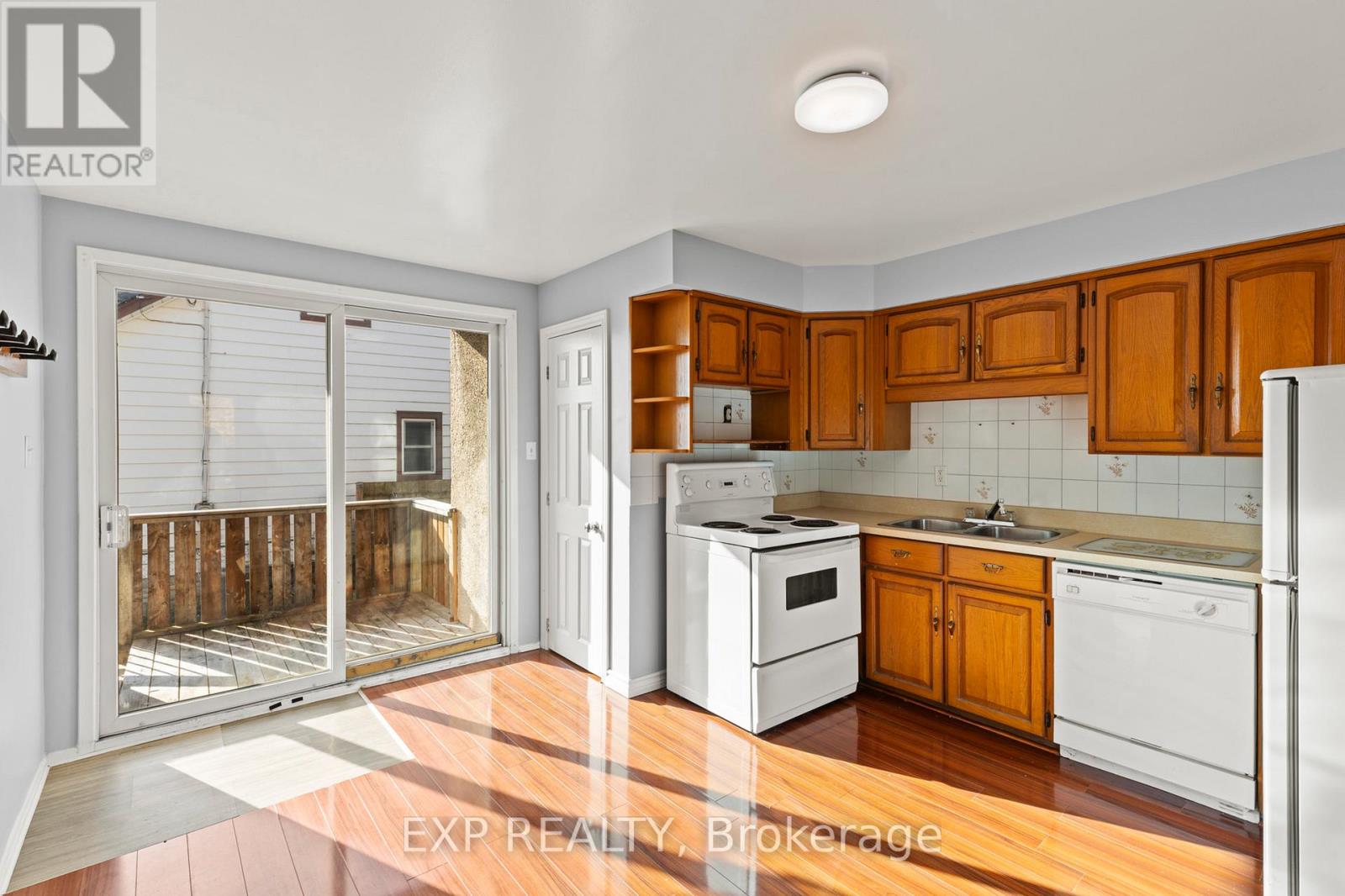 2 - 131 Lyons Avenue Property Photo 4