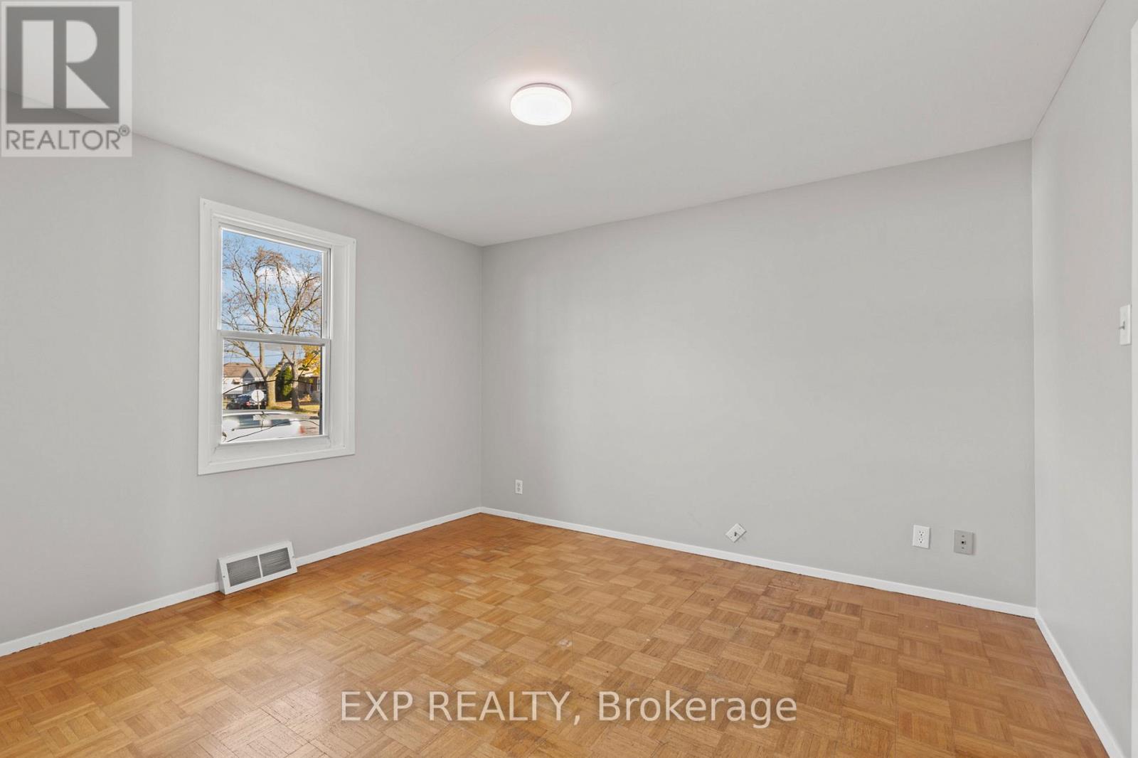 2 - 131 Lyons Avenue Property Photo 7