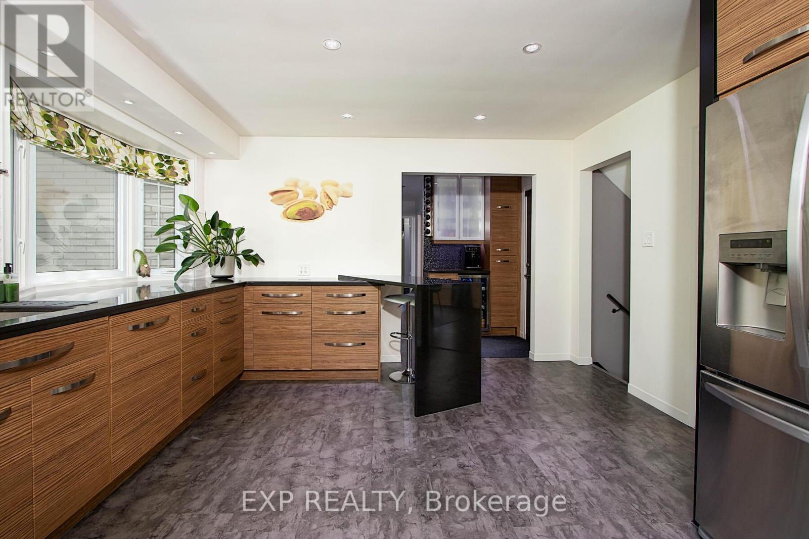 25 Demeyere Avenue Property Photo 7