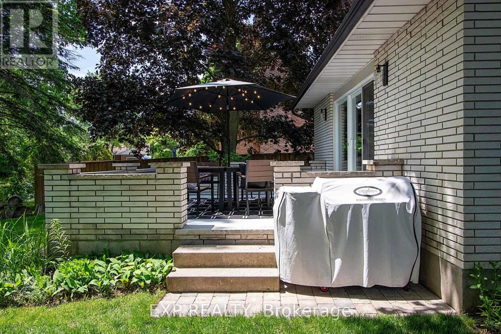 25 Demeyere Avenue Property Photo 37