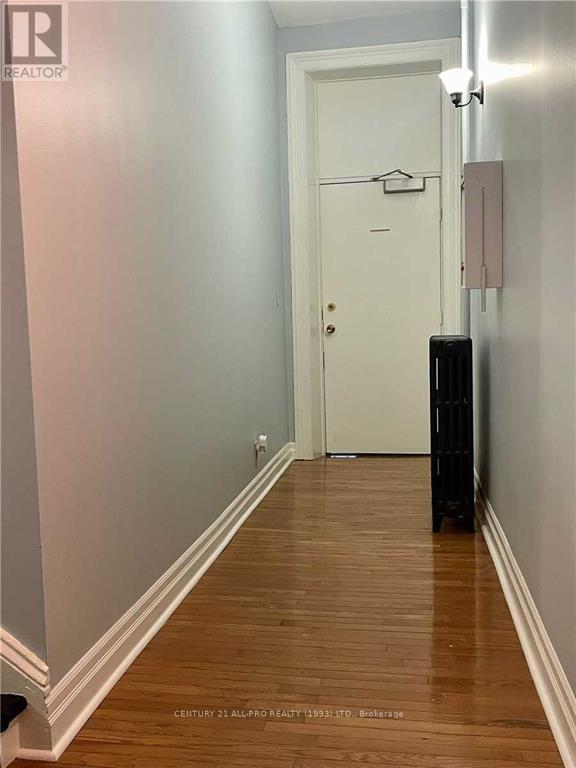 38 King Street W Property Photo 6