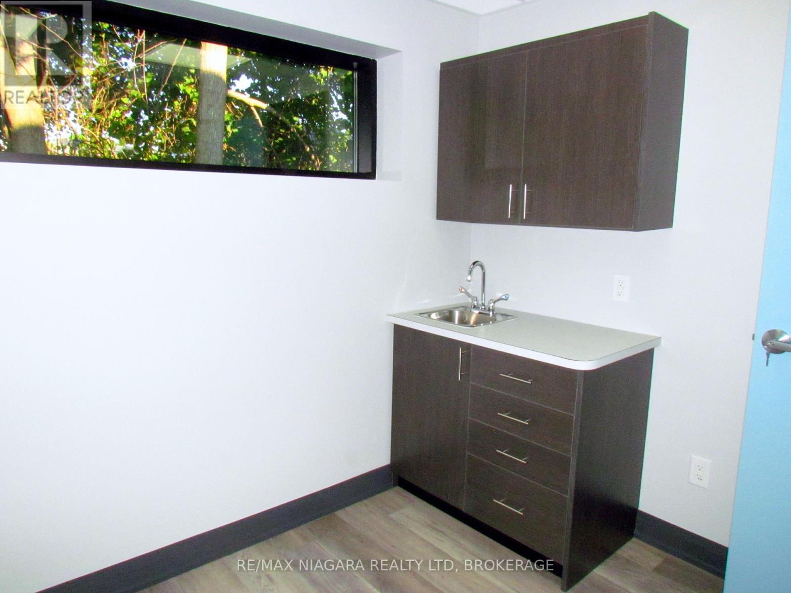 4374 Drummond Road Property Photo 6