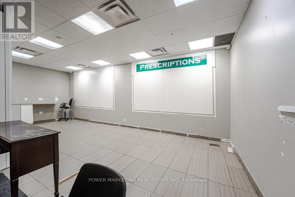 1883 Bank Street Property Photo 8