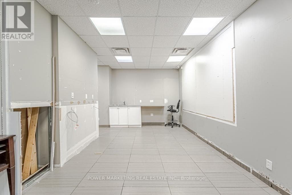 1883 Bank Street Property Photo 19