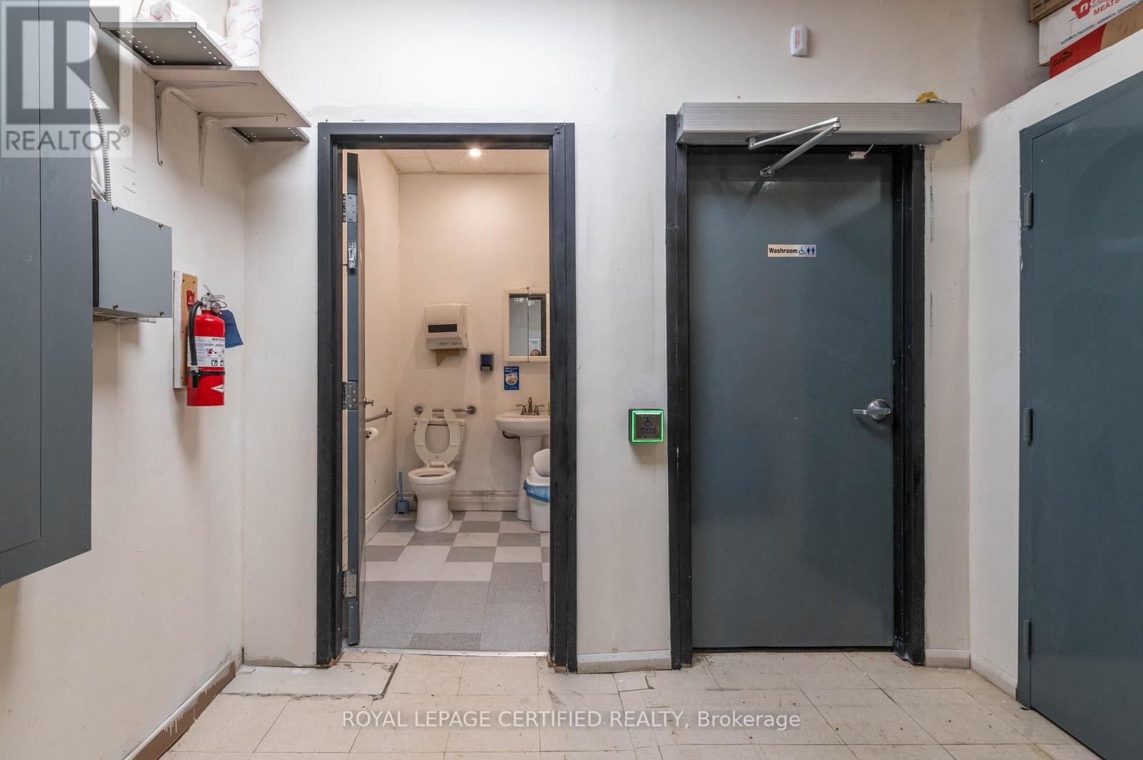 7a - 1500 Weber Street E Property Photo 17