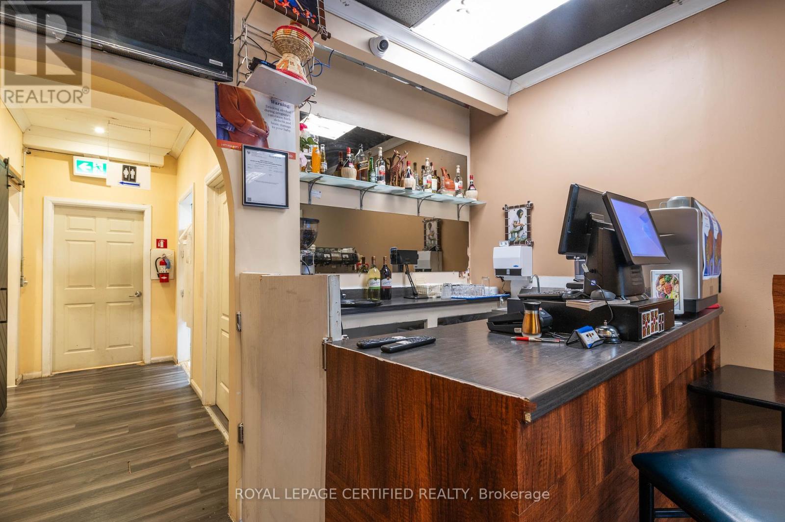 7a - 1500 Weber Street E Property Photo 24