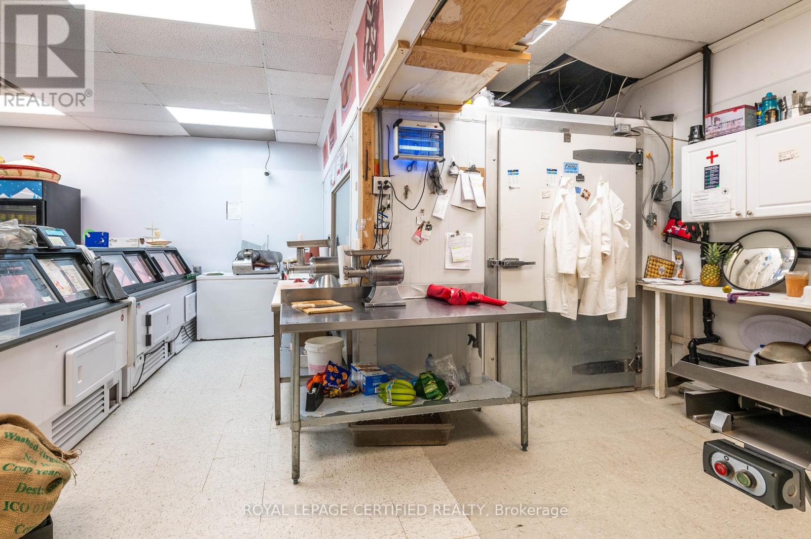 7a - 1500 Weber Street E Property Photo 25