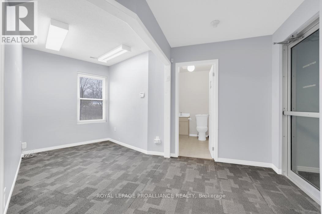 108 Russell Street N Property Photo 11
