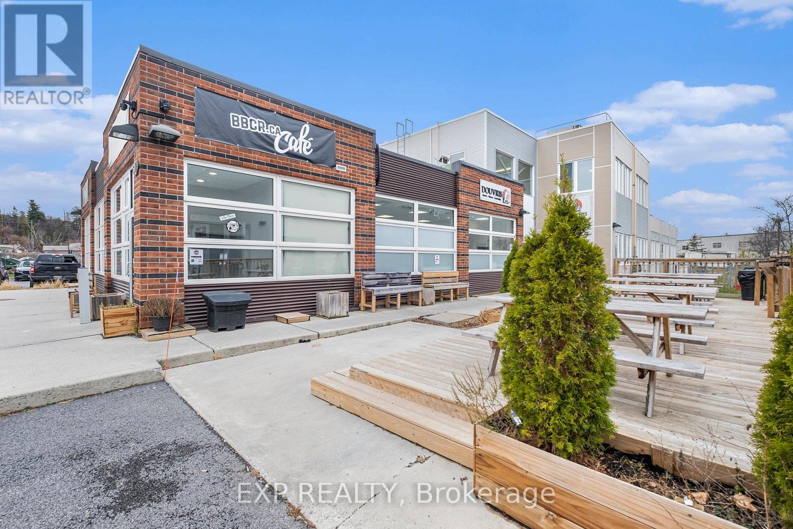 511 Lacolle Way Property Photo 7