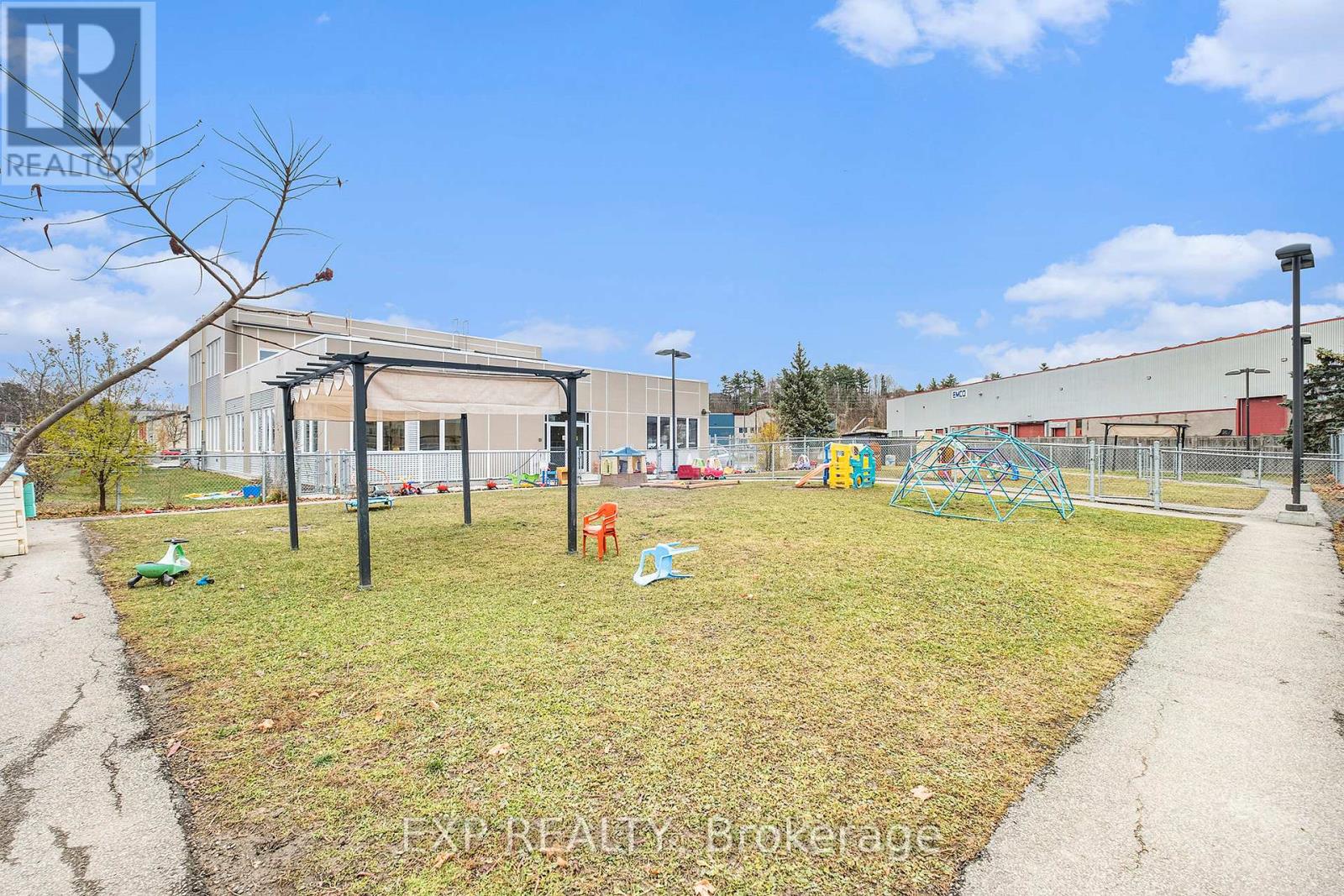 511 Lacolle Way Property Photo 17