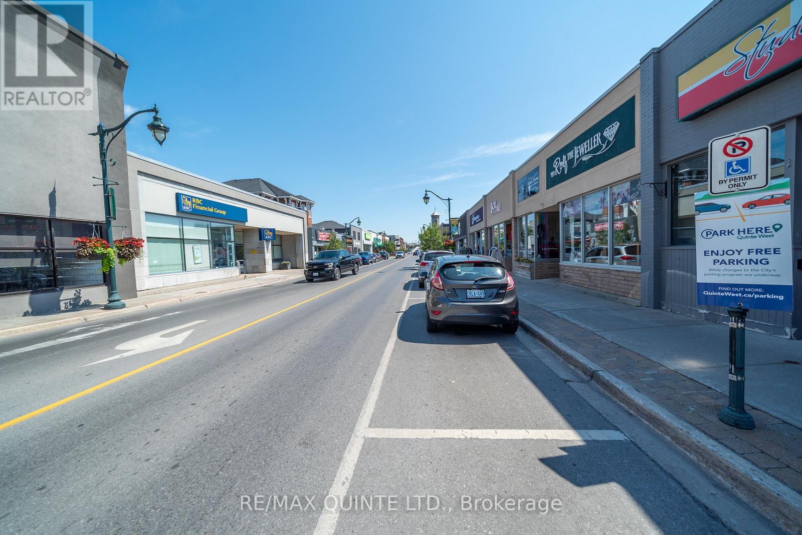 105 Dundas Street W Property Photo 5