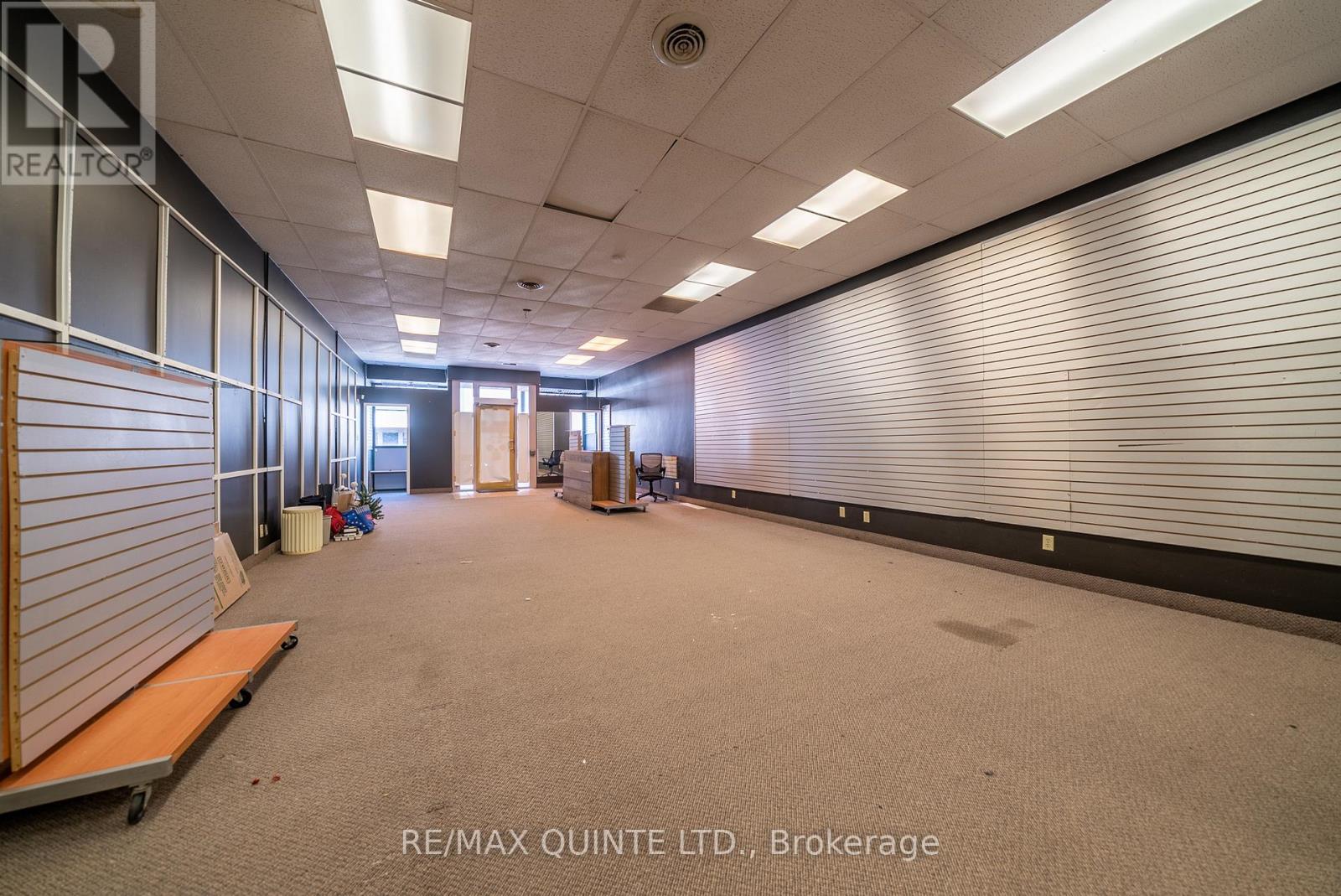 105 Dundas Street W Property Photo 7