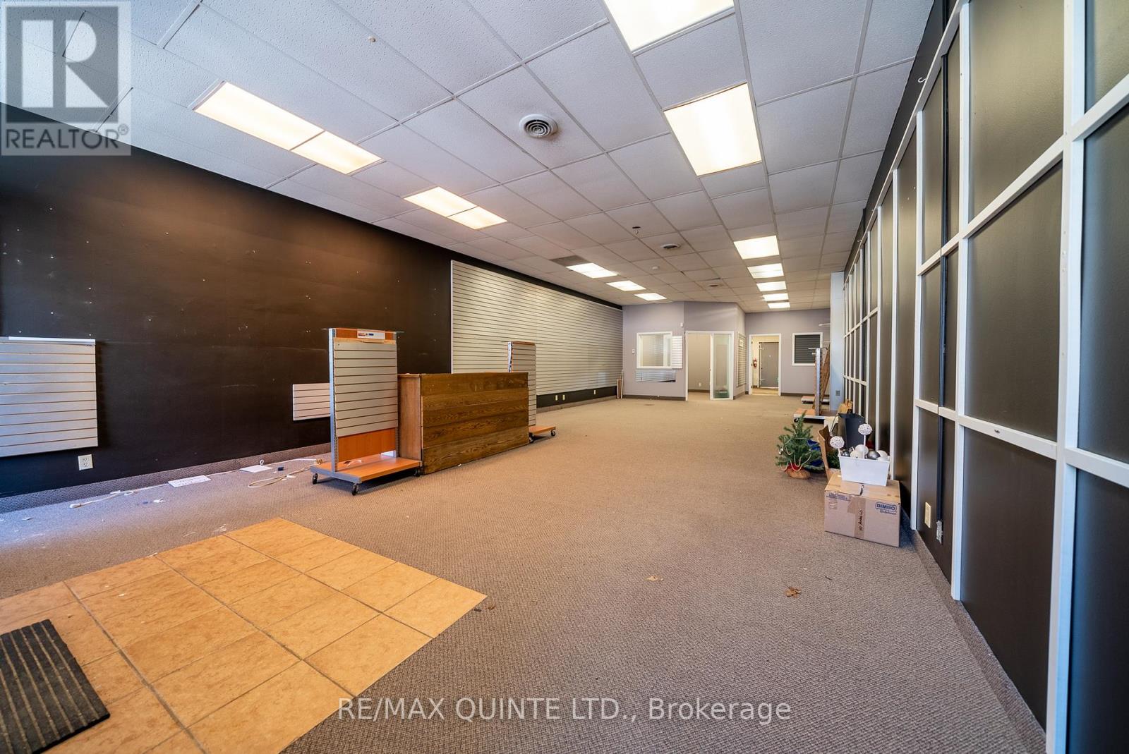 105 Dundas Street W Property Photo 10
