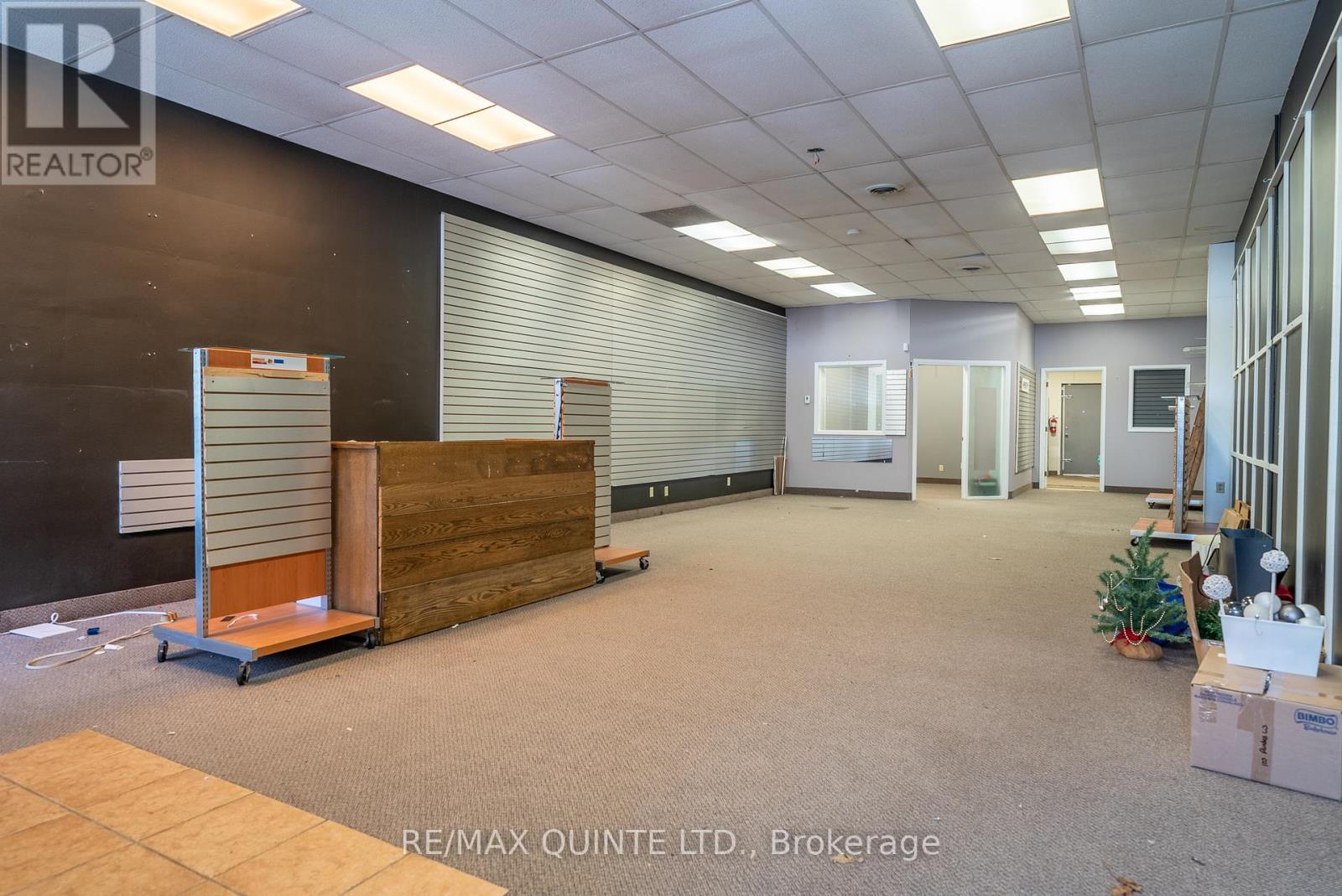 105 Dundas Street W Property Photo 11