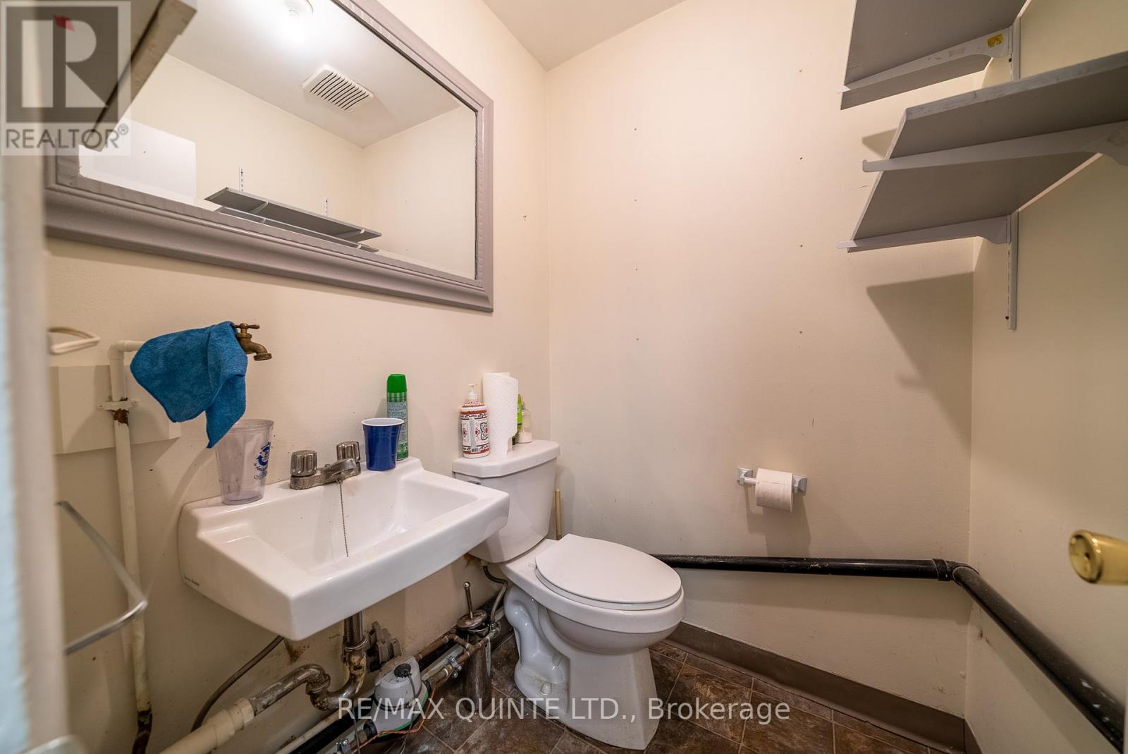 105 Dundas Street W Property Photo 19