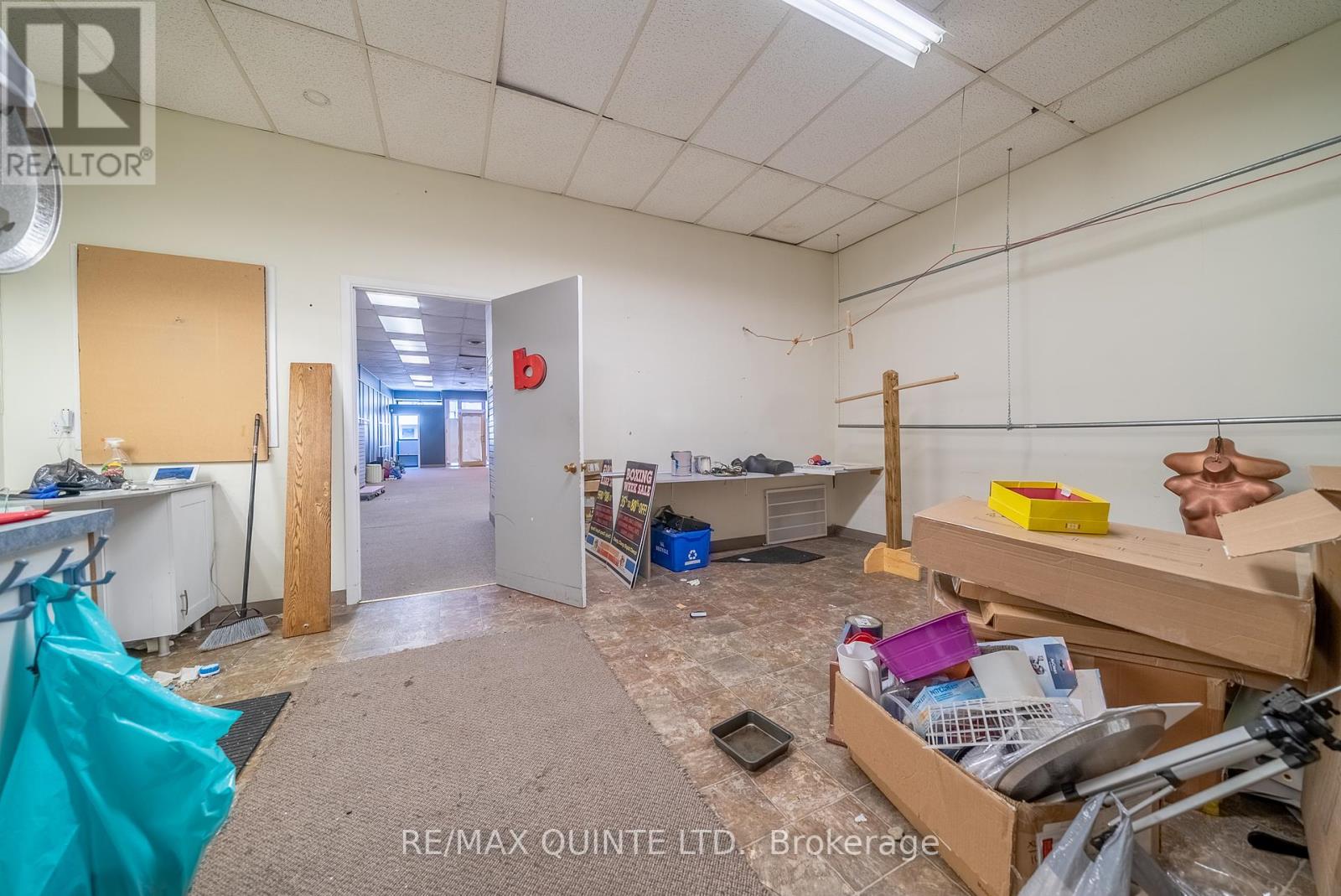 105 Dundas Street W Property Photo 20