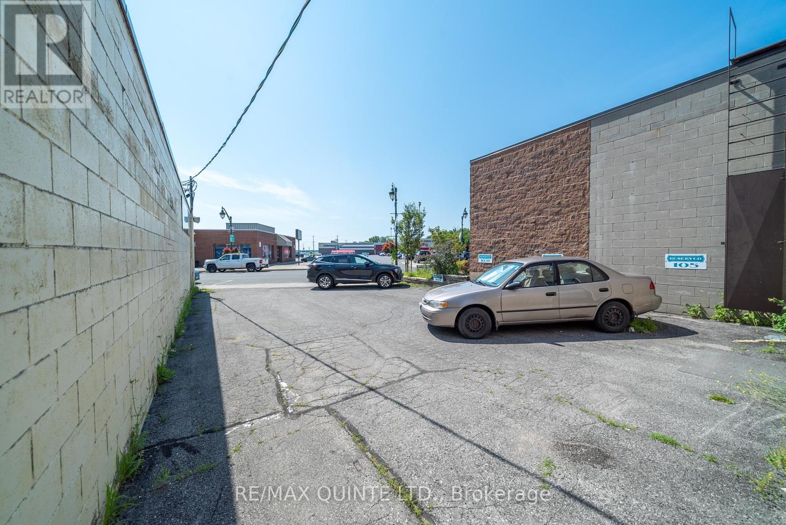 105 Dundas Street W Property Photo 23