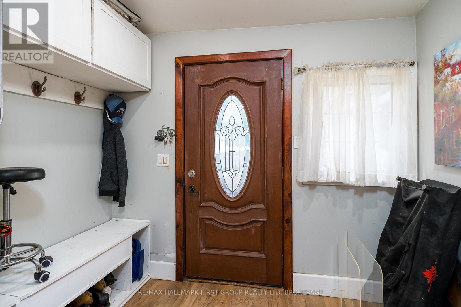 293 Dundas Street W Property Photo 3