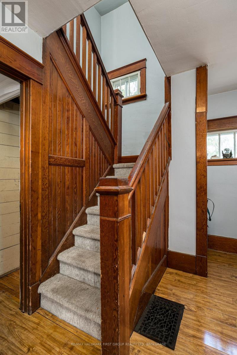293 Dundas Street W Property Photo 10