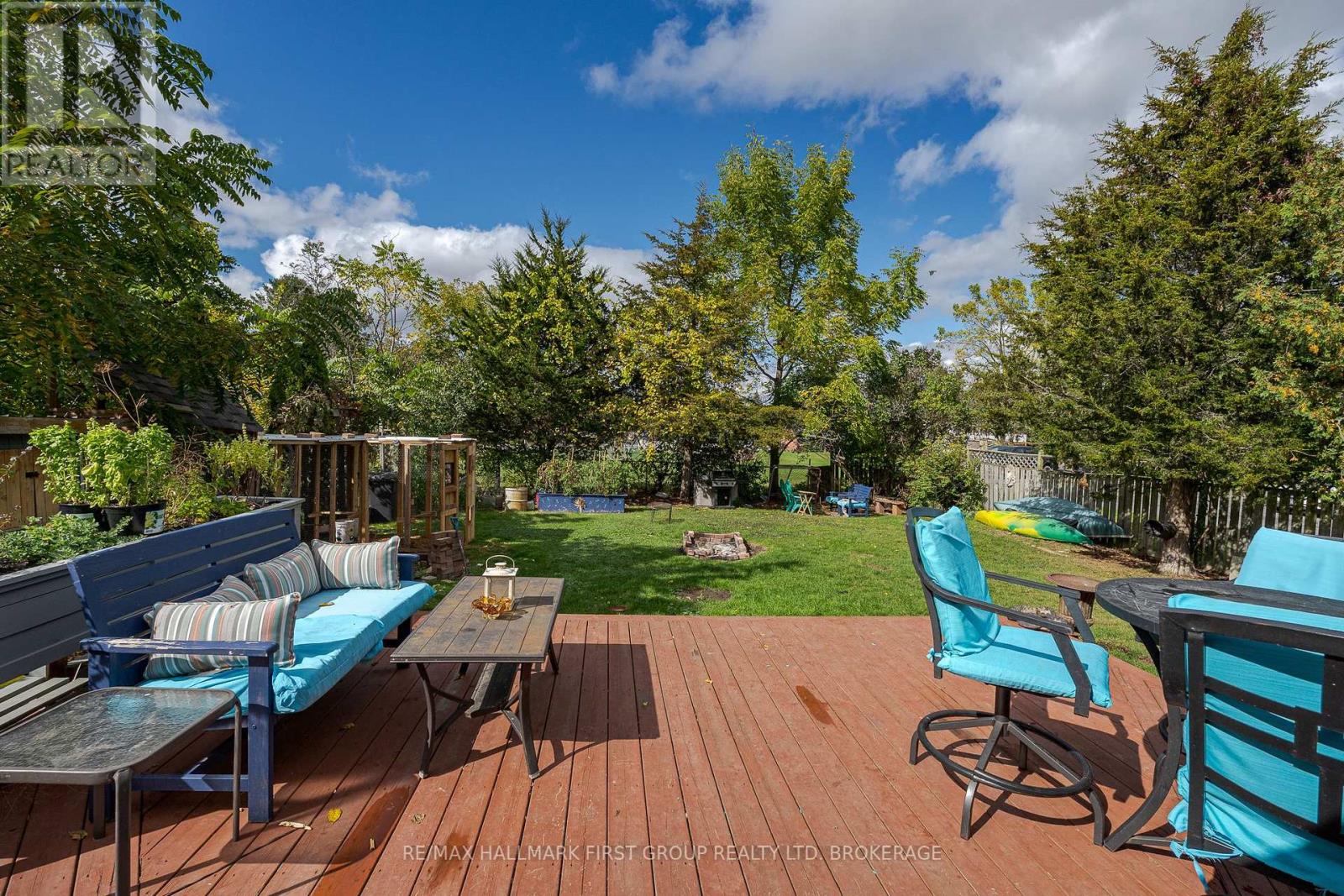 293 Dundas Street W Property Photo 21