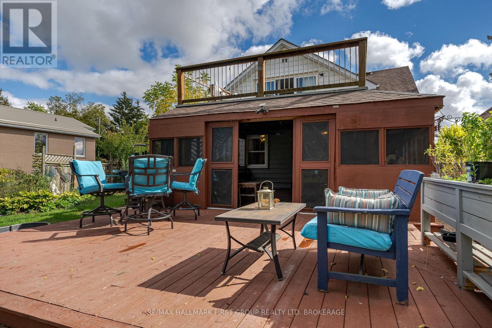 293 Dundas Street W Property Photo 22