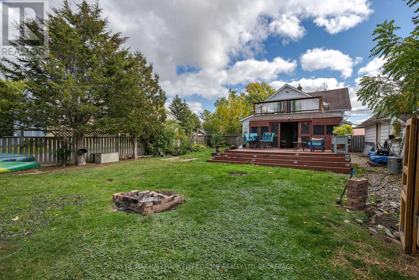 293 Dundas Street W Property Photo 23