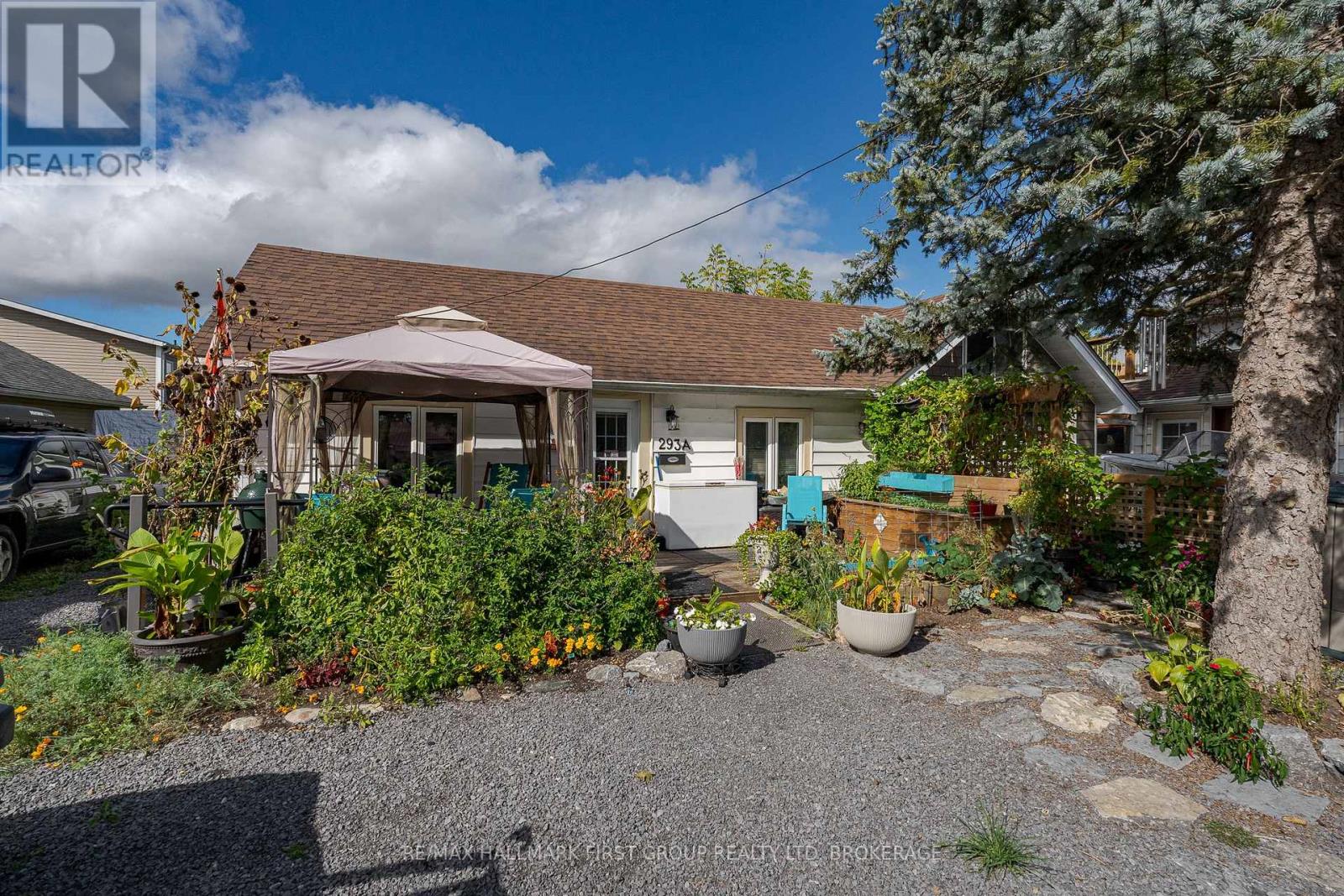 293 Dundas Street W Property Photo 24