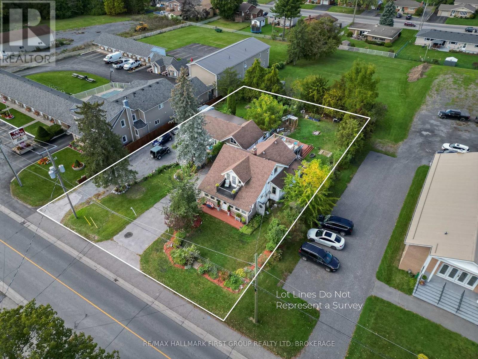 293 Dundas Street W Property Photo 33