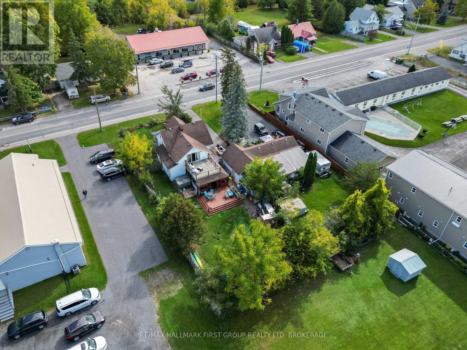 293 Dundas Street W Property Photo 34