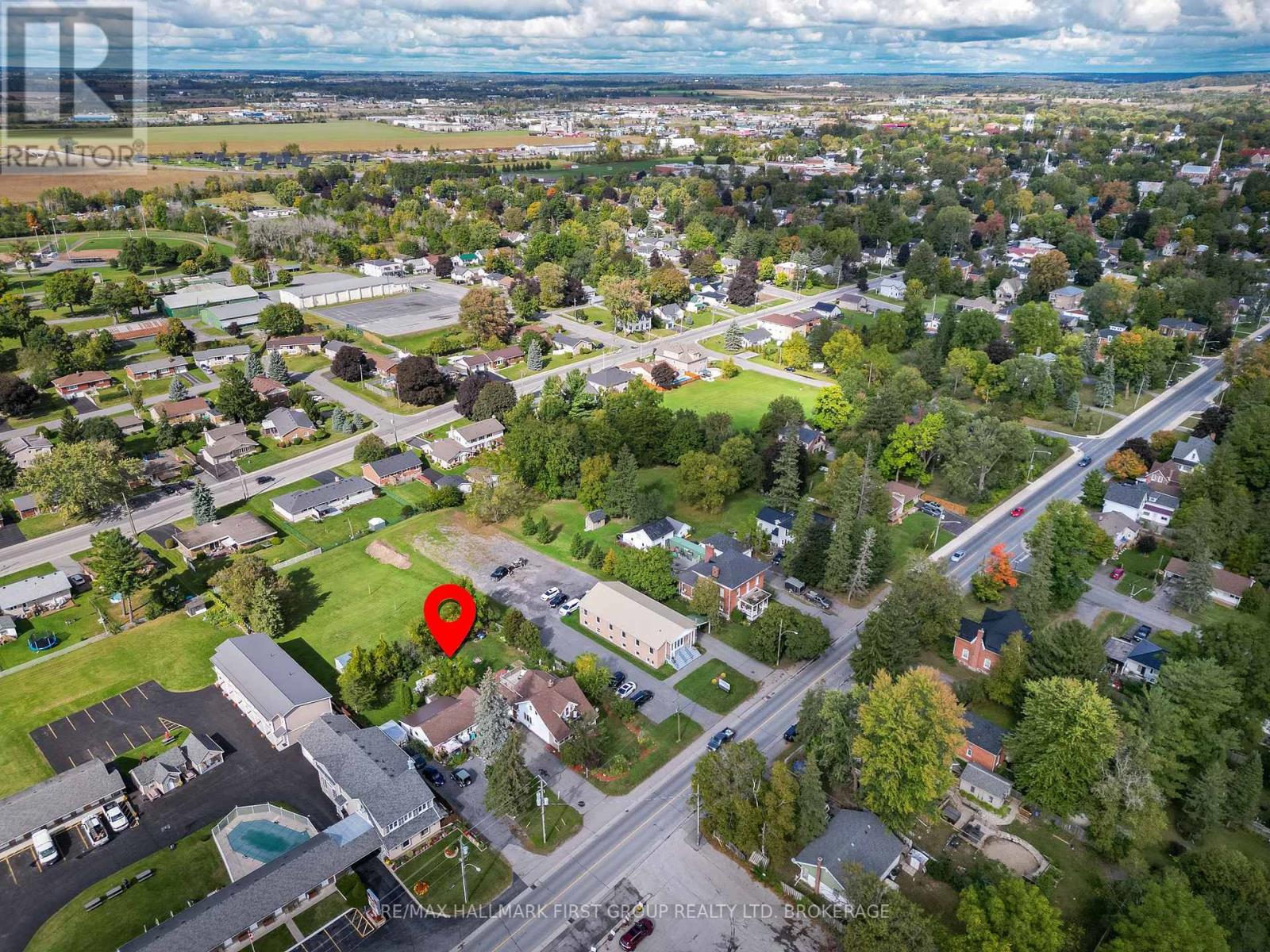 293 Dundas Street W Property Photo 36