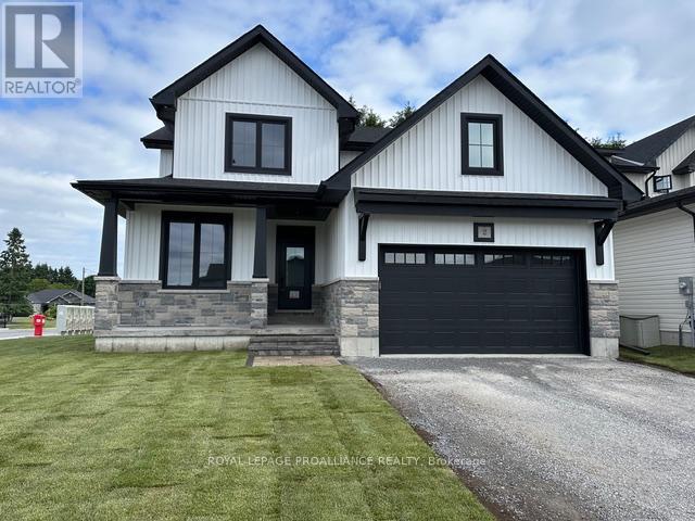 2 MACKENZIE JOHN CRESCENT Property Photo 1