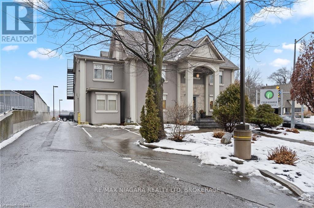 Upper - 169 Ontario Street Property Photo 3