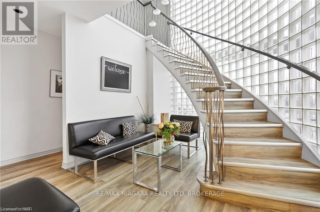 Upper - 169 Ontario Street Property Photo 4