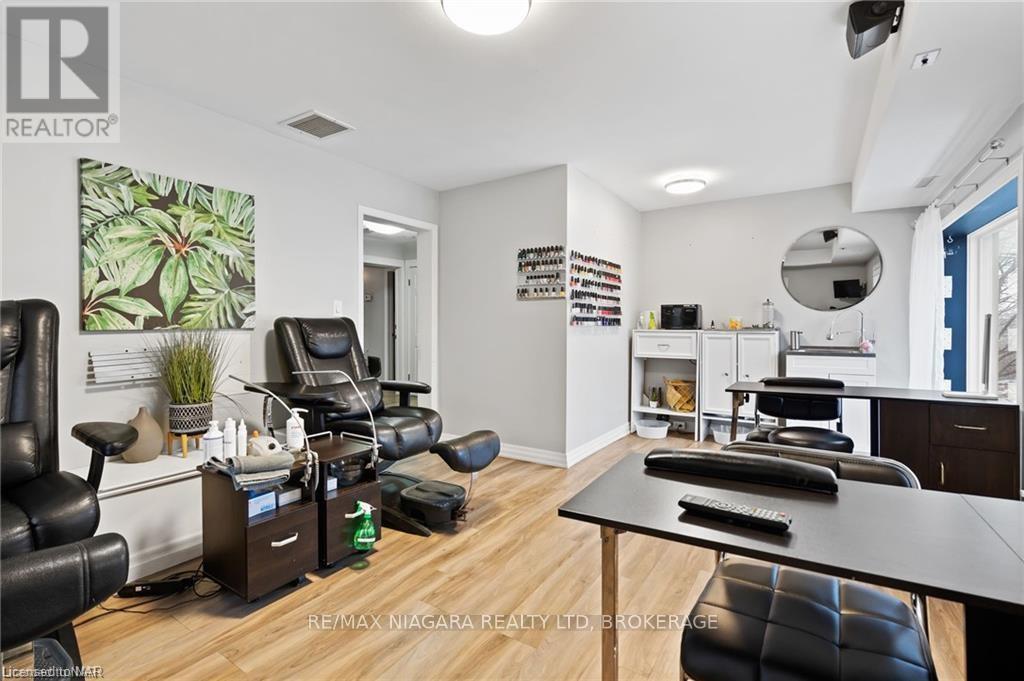 Upper - 169 Ontario Street Property Photo 6