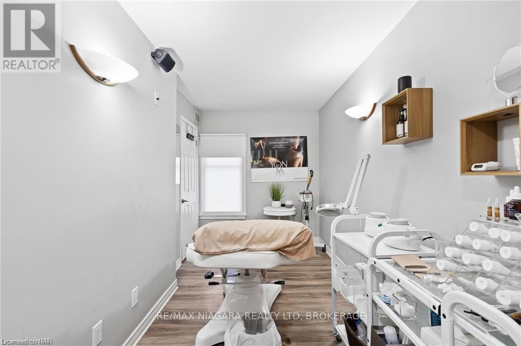 Upper - 169 Ontario Street Property Photo 9
