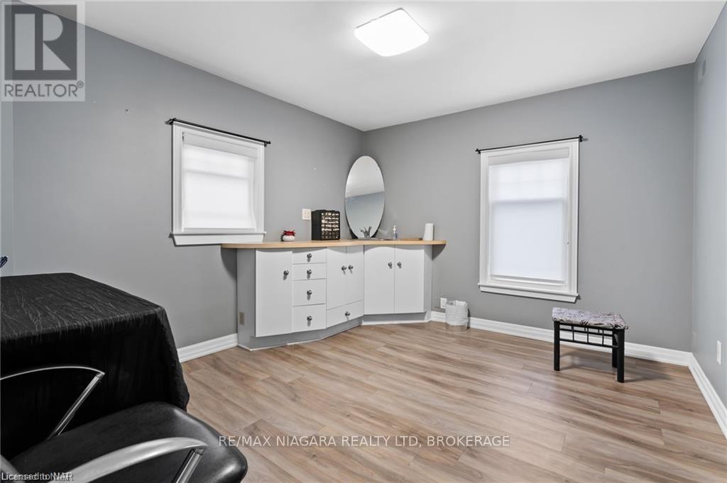 Upper - 169 Ontario Street Property Photo 10