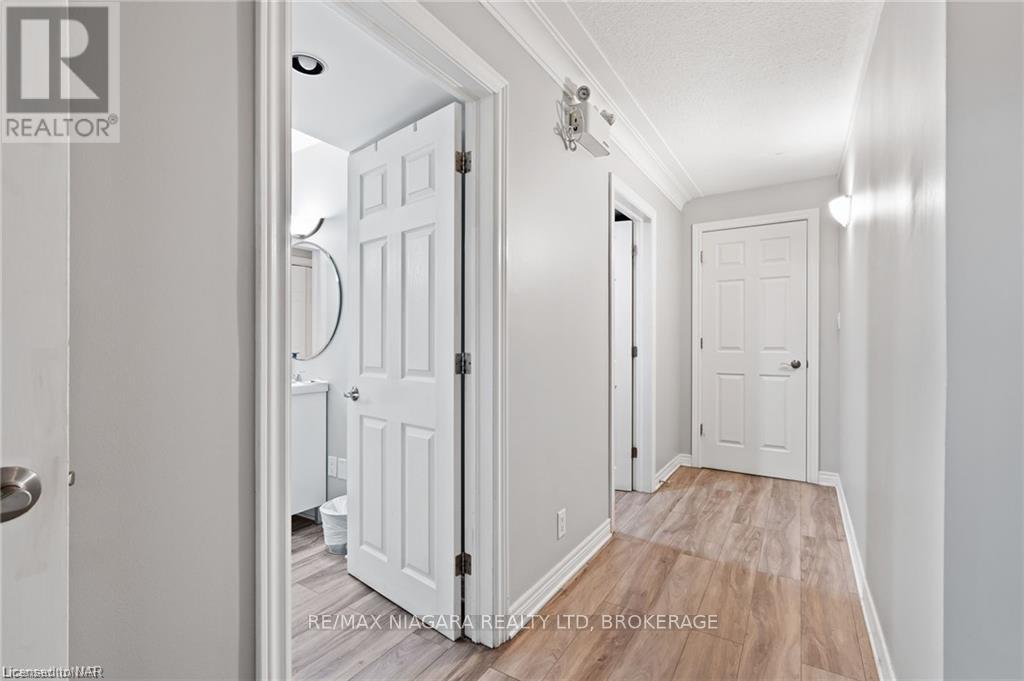 Upper - 169 Ontario Street Property Photo 13