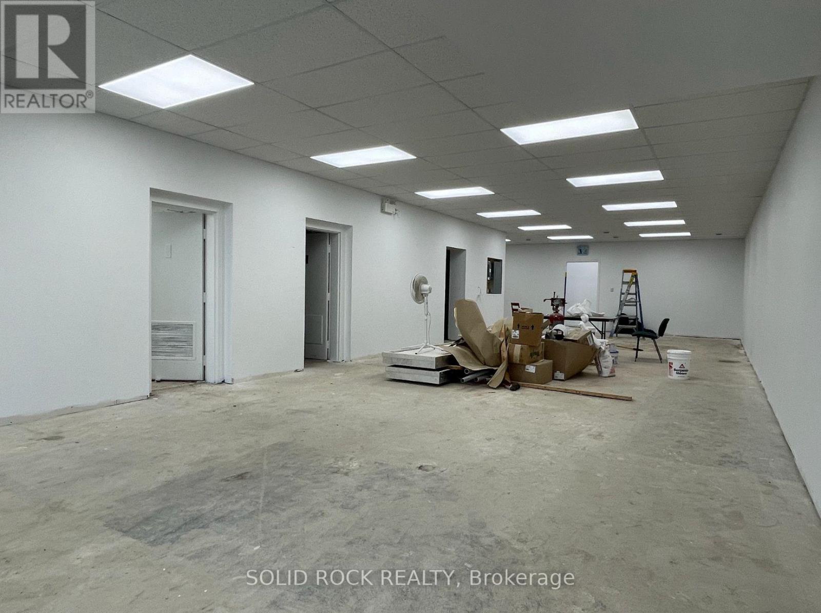 101 - 50 King Street E Property Photo 9