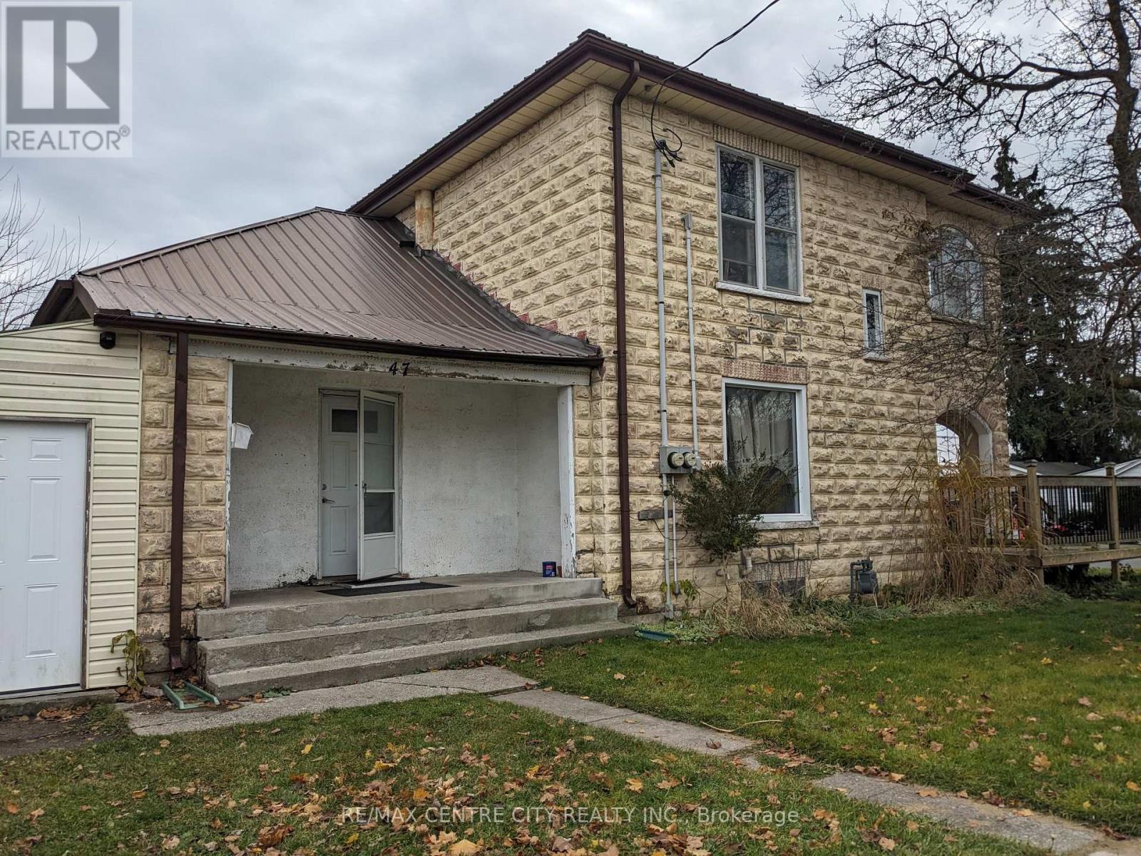 171 Sydenham Street E Property Photo 2