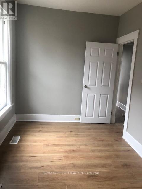 171 Sydenham Street E Property Photo 10