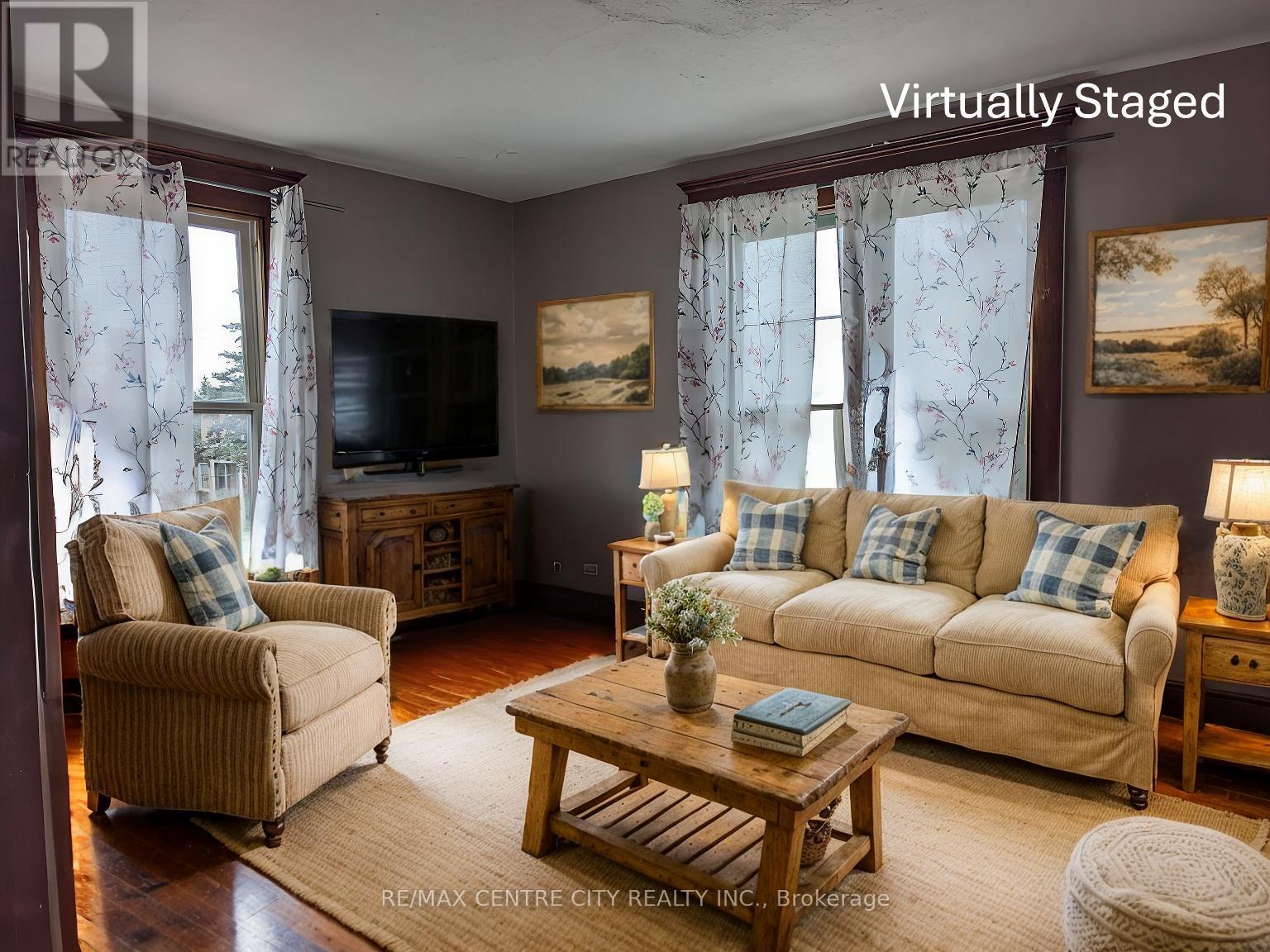 171 Sydenham Street E Property Photo 14