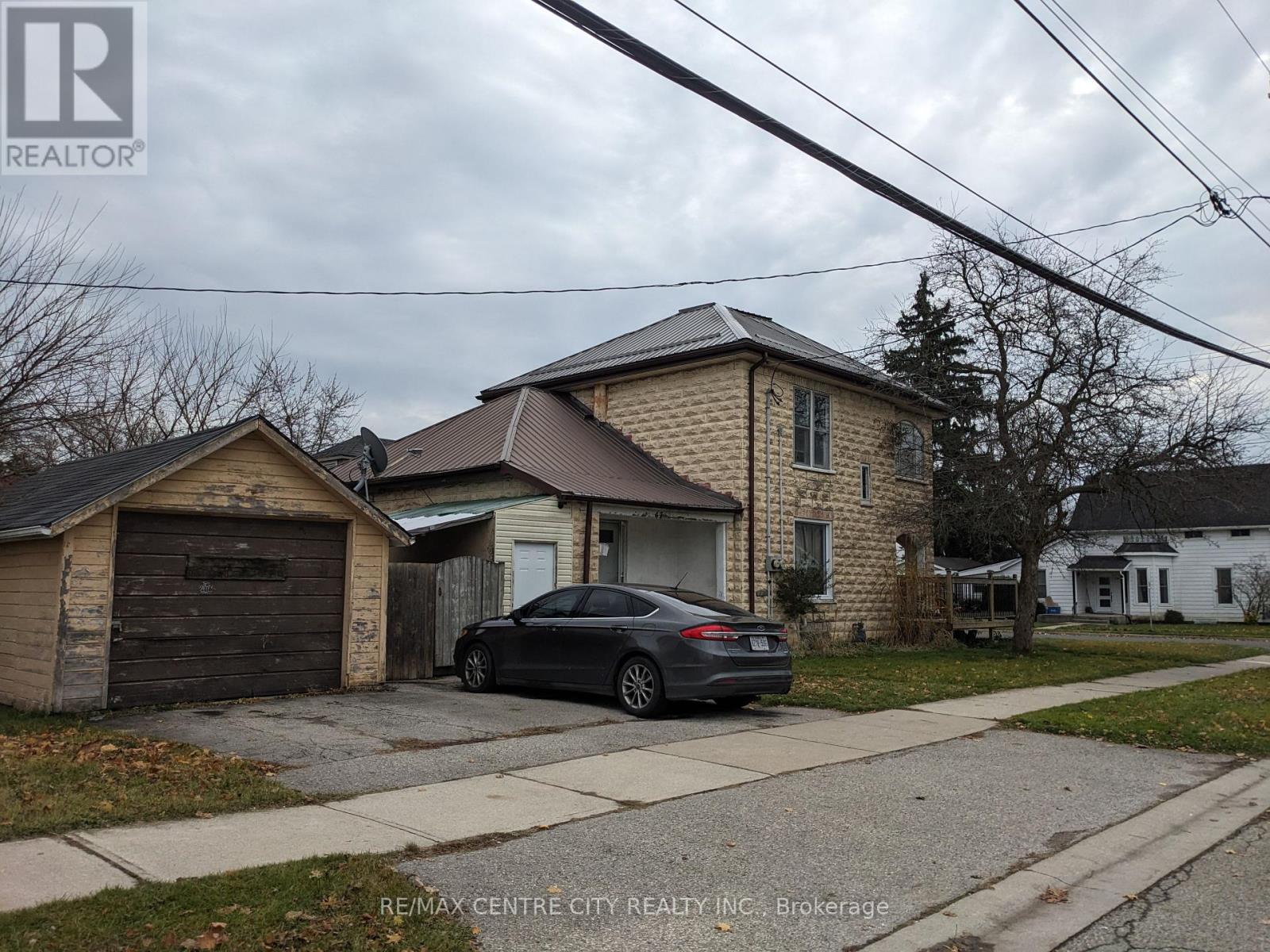 171 Sydenham Street E Property Photo 19