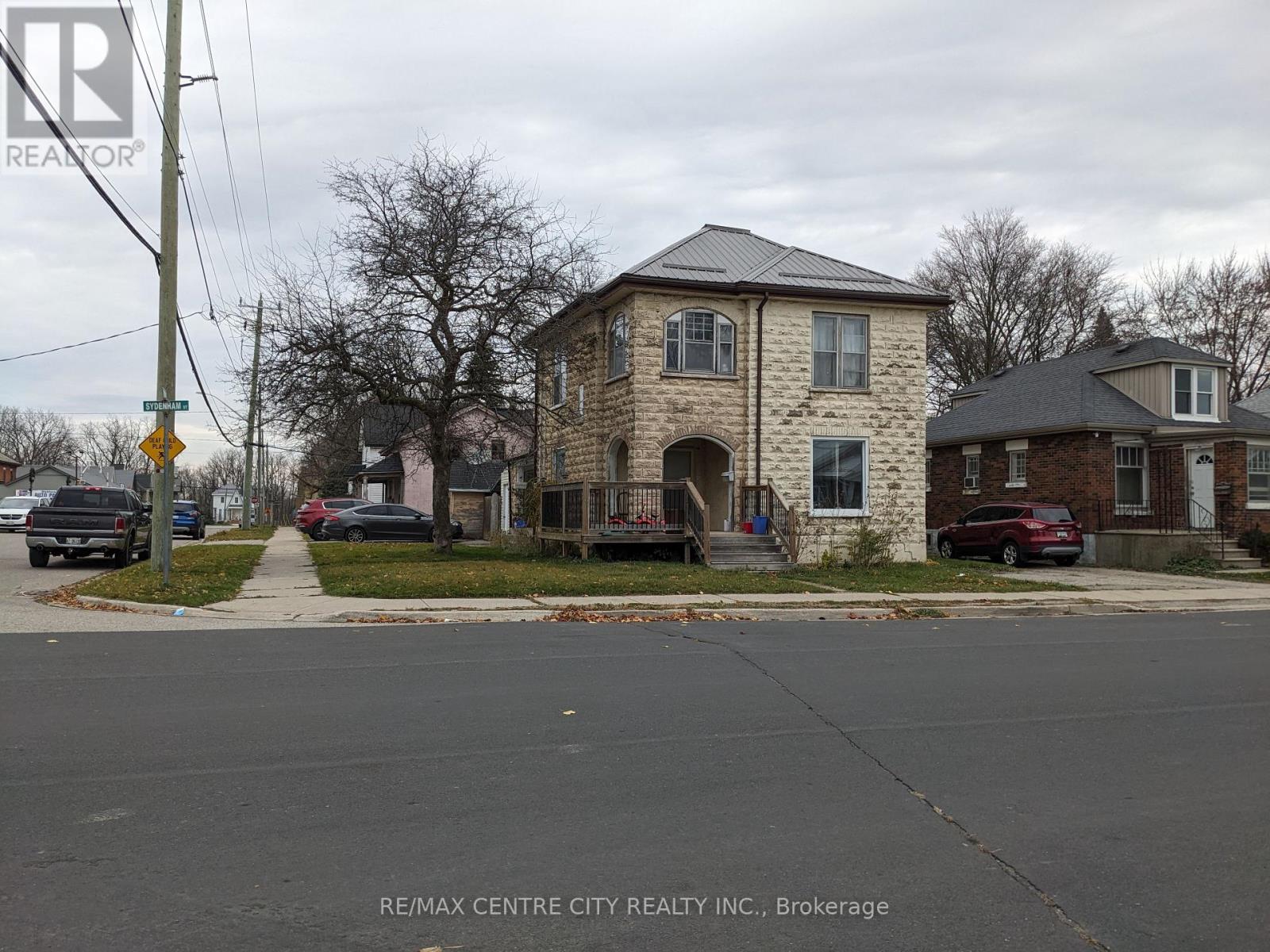 171 Sydenham Street E Property Photo 21