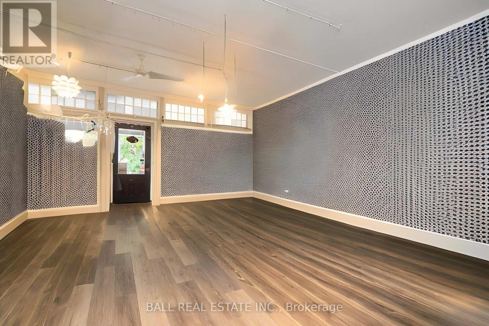 8 Bridge Street Property Photo 38