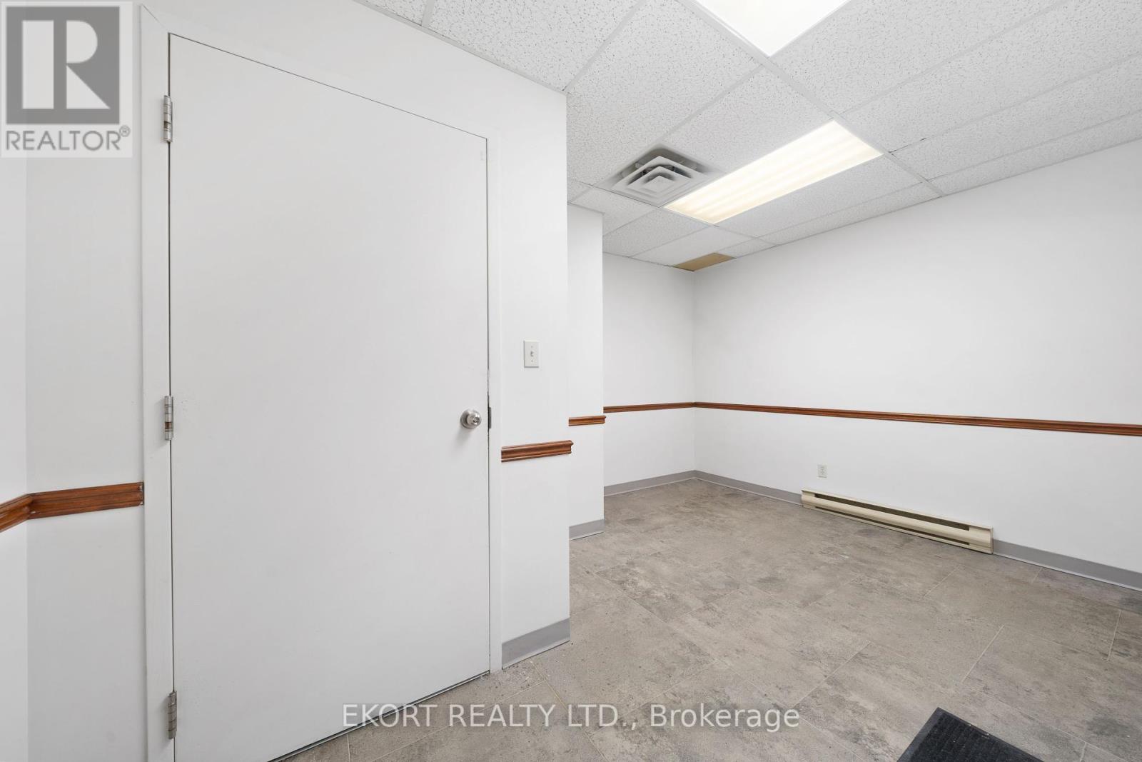 300 - 274 Dundas Street E Property Photo 3