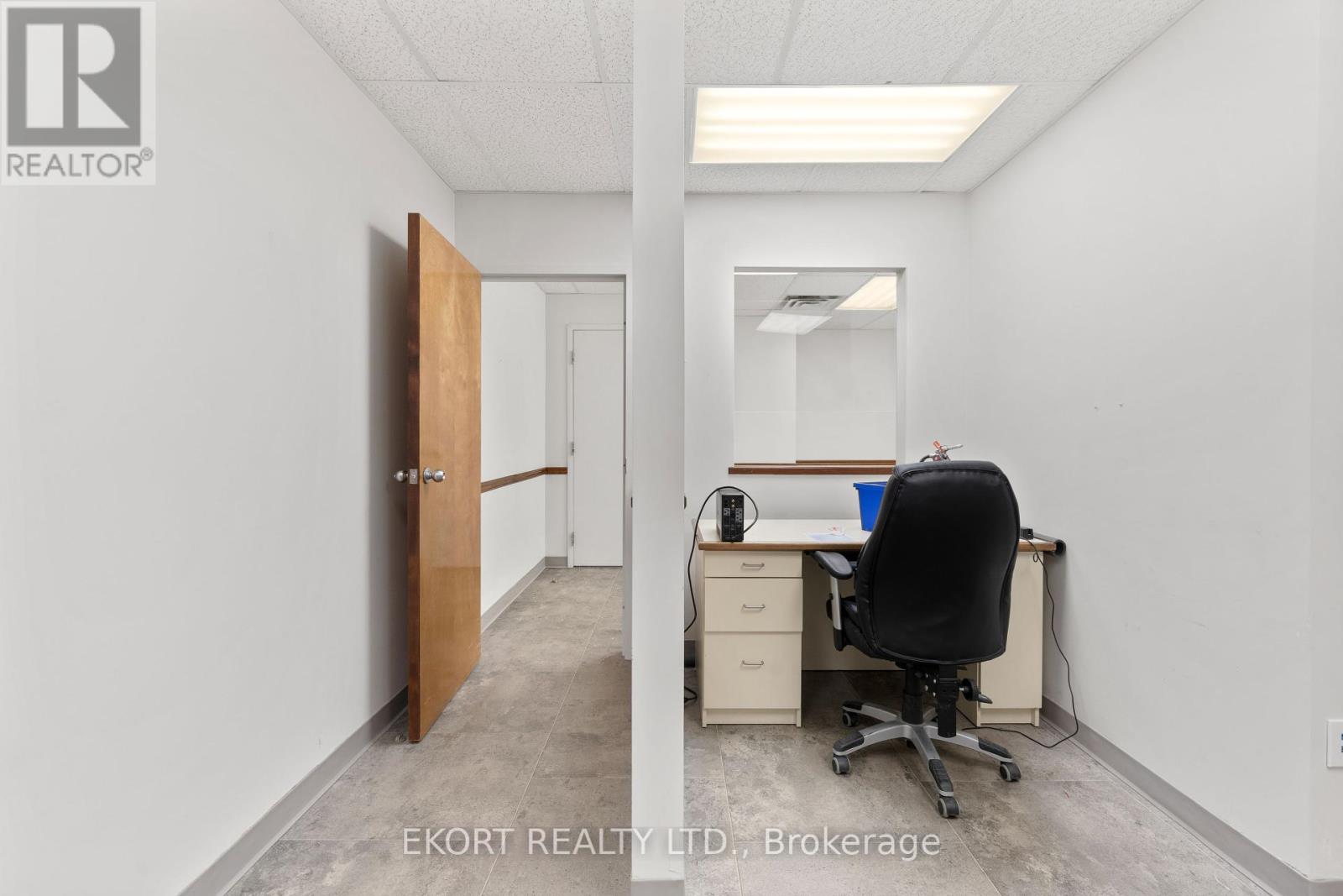 300 - 274 Dundas Street E Property Photo 5