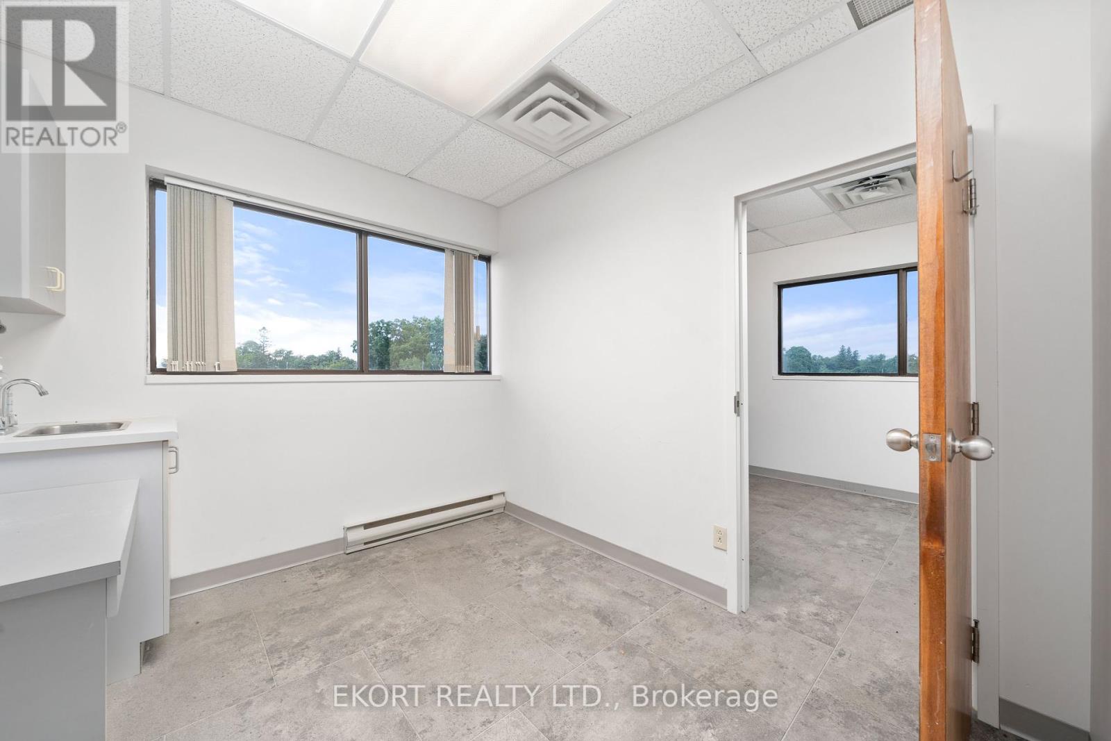 300 - 274 Dundas Street E Property Photo 9