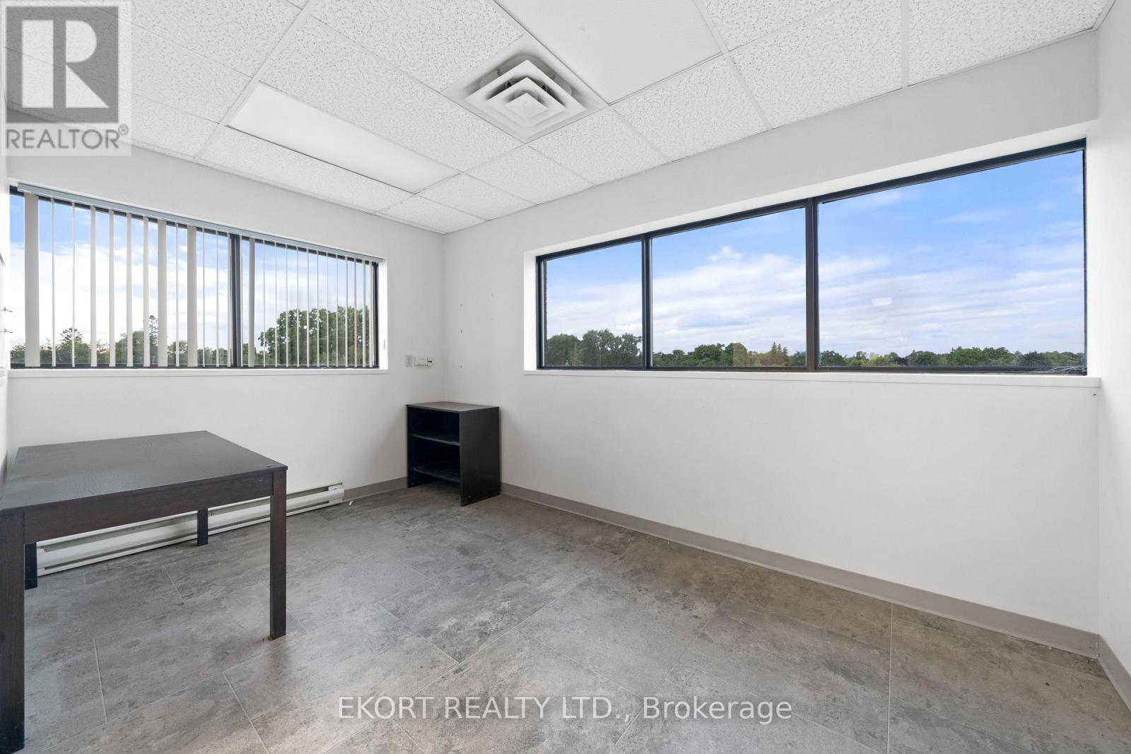 300 - 274 Dundas Street E Property Photo 11